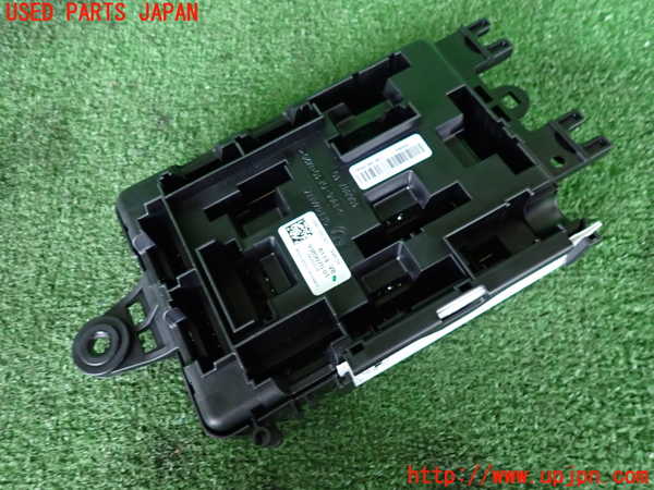 2UPJ-9240096742]BMW 320d(8C20)(F30)ヒューズボックス2 中古_2