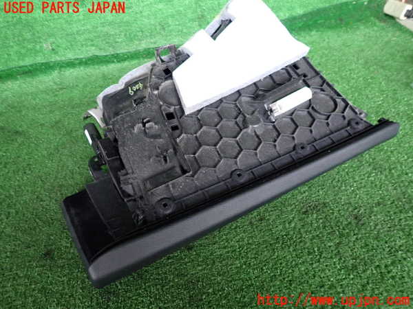 2UPJ-9240097516]BMW 320d(8C20)(F30)グローブボックス1 中古_2