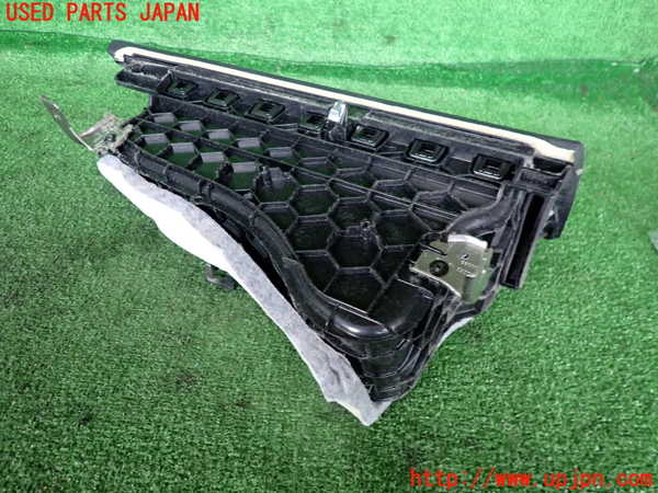 2UPJ-9240097516]BMW 320d(8C20)(F30)グローブボックス1 中古_4