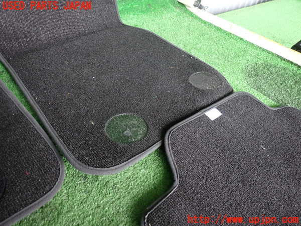 2UPJ-9240097800]BMW 320d(8C20)(F30)フロアマット 中古_3