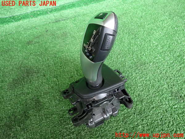 2UPJ-9240097555]BMW 320d(8C20)(F30)ATシフトレバー 中古_2