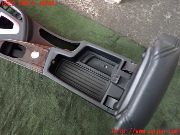 2UPJ-9240097540]BMW 320d(8C20)(F30)センターコンソール 中古_4