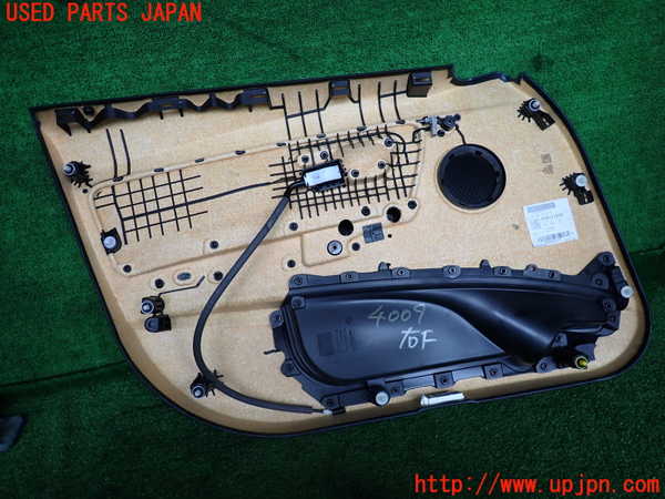 2UPJ-9240091234]BMW 320d(8C20)(F30)右前ドア内張り 中古_4