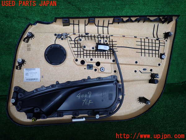 2UPJ-9240091264]BMW 320d(8C20)(F30)左前ドア内張り 中古_3