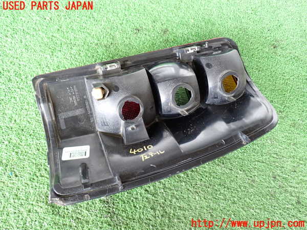 2UPJ-9240101536]シボレー・サバーバン(不明)左テールランプ 中古_4