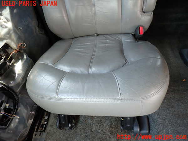 2UPJ-9240107145]シボレー・サバーバン(不明)右2列目シート 中古_2