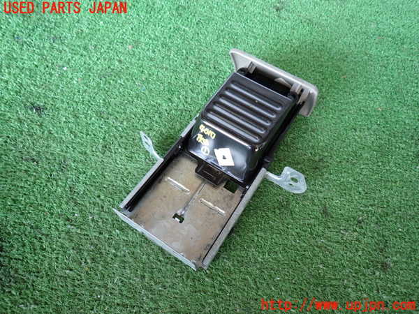 2UPJ-9240107821]シボレー・サバーバン(不明)灰皿1 中古_3