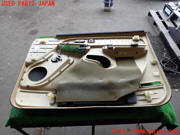 2UPJ-9240101264]シボレー・サバーバン(不明)左前ドア内張り 中古_5