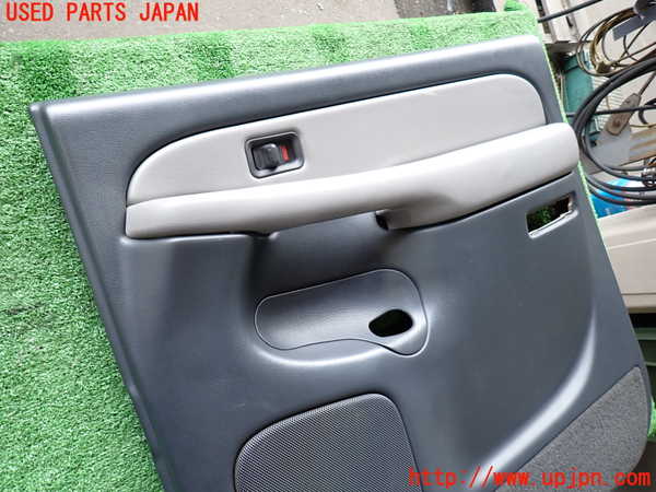 2UPJ-9240101294]シボレー・サバーバン(不明)右後ドア内張り 中古_3