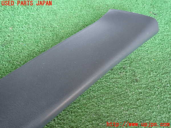 2UPJ-9240107655]シボレー・サバーバン(不明)右フロントピラートリム 中古_3