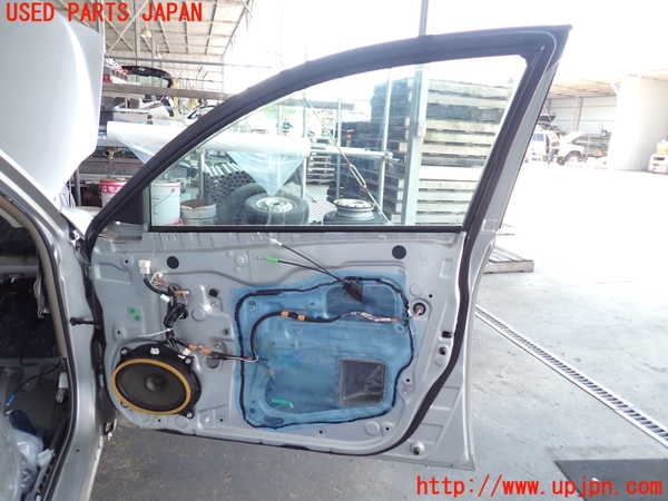 2UPJ-9240111230]マークX(GRX120)右前ドア 中古 NSG M5O8_5