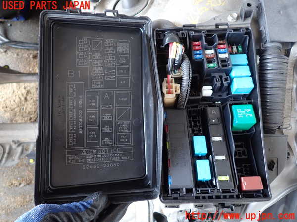 2UPJ-9240116741]マークX(GRX120)ヒューズボックス1(EGルーム内助手席側) 中古_2