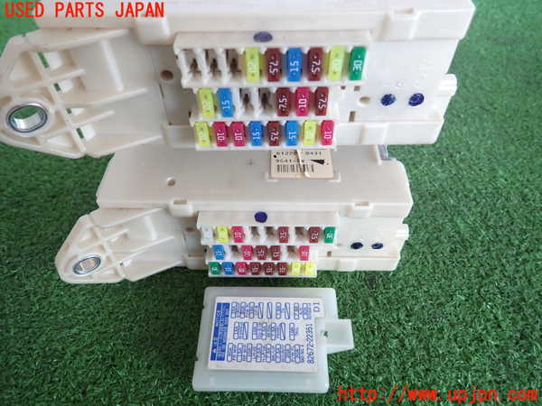 2UPJ-9240116743]マークX(GRX120)ヒューズボックス3(室内) 中古_3