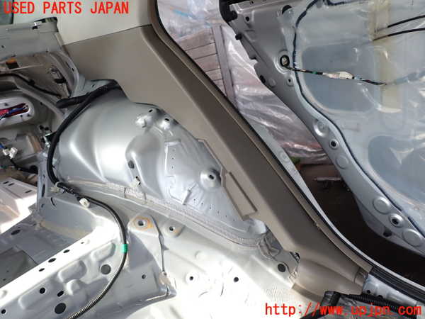 2UPJ-9240117680]マークX(GRX120)左リアピラートリム 中古_3