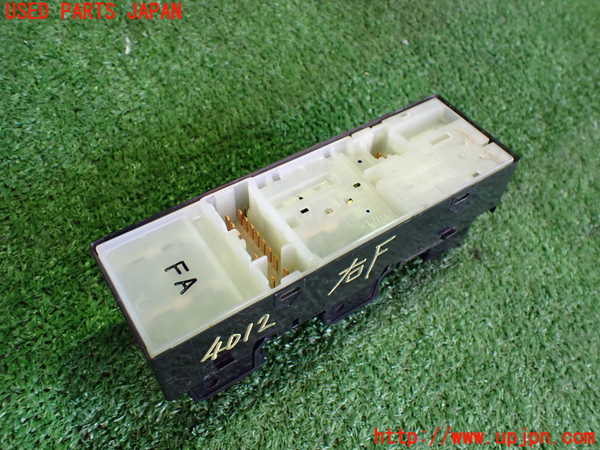 2UPJ-9240126240]キューブ(Z12)右前パワーウィンドウスイッチ 中古_2
