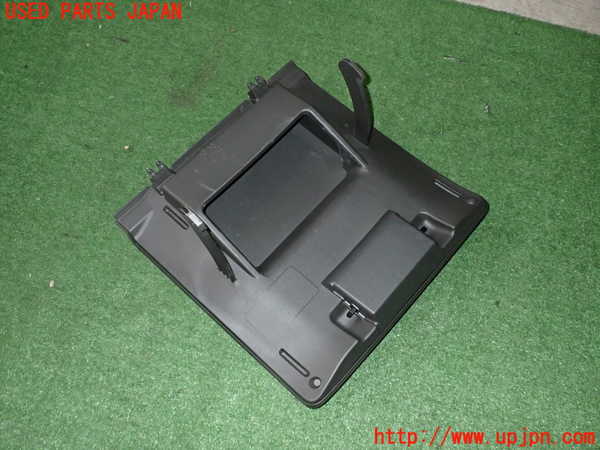 2UPJ-9240127516]キューブ(Z12)グローブボックス1 中古_2