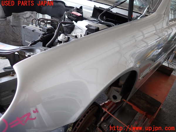 2UPJ-9240131082]ベンツ C180 コンプレッサー(203046)(W203系)左前フェンダー 中古_3