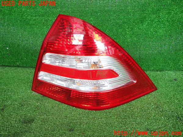 2UPJ-9240131530]ベンツ C180 コンプレッサー(203046)(W203系)右テールランプ 中古_2