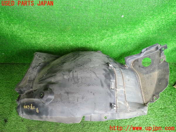 2UPJ-9240131090]ベンツ C180 コンプレッサー(203046)(W203系)右前フェンダーライナー 中古_2