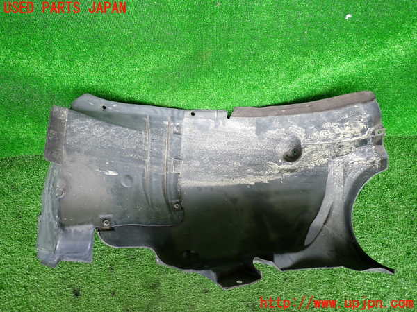2UPJ-9240131092]ベンツ C180 コンプレッサー(203046)(W203系)左前フェンダーライナー 中古_4