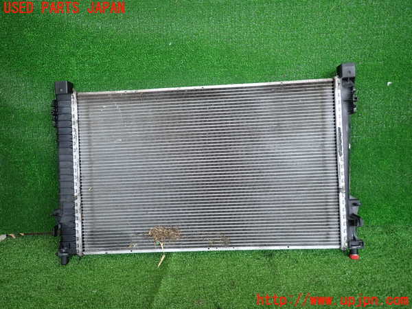 2UPJ-9240132321]ベンツ C180 コンプレッサー(203046)(W203系)ラジエーター1 中古_3