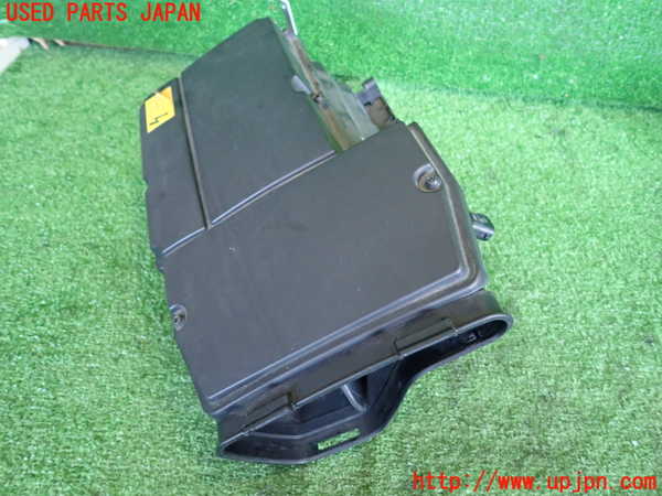 2UPJ-9240132560]ベンツ C180 コンプレッサー(203046)(W203系)エアクリーナーボックス 中古_3