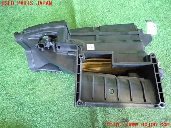 2UPJ-9240132560]ベンツ C180 コンプレッサー(203046)(W203系)エアクリーナーボックス 中古_5