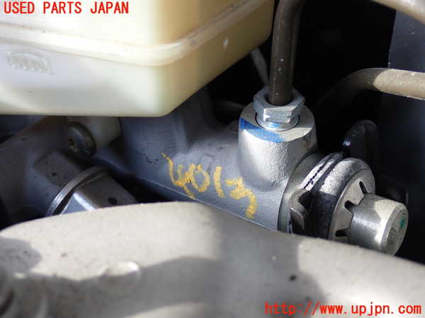 2UPJ-9240134050]ベンツ C180 コンプレッサー(203046)(W203系)ブレーキマスターシリンダー 中古_2