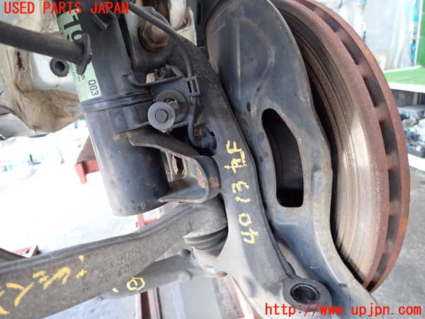 2UPJ-9240134295]ベンツ C180 コンプレッサー(203046)(W203系)左フロントナックルハブ 中古_2