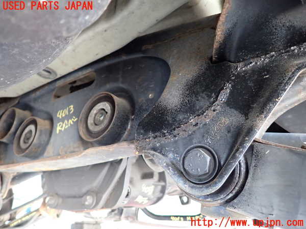 2UPJ-9240135295]ベンツ C180 コンプレッサー(203046)(W203系)リアメンバー 中古_3