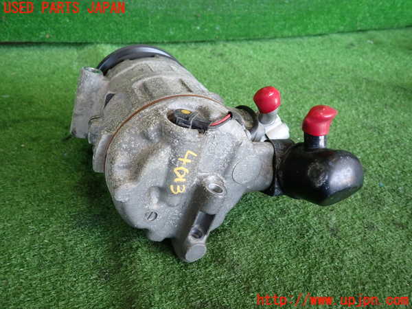 2UPJ-9240136025]ベンツ C180 コンプレッサー(203046)(W203系)エアコンコンプレッサー 中古_2