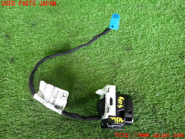 2UPJ-9240136245]ベンツ C180 コンプレッサー(203046)(W203系)左前パワーウィンドウスイッチ 中古_2