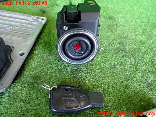 2UPJ-9240136110]ベンツ C180 コンプレッサー(203046)(W203系)エンジンコンピューター 中古_2