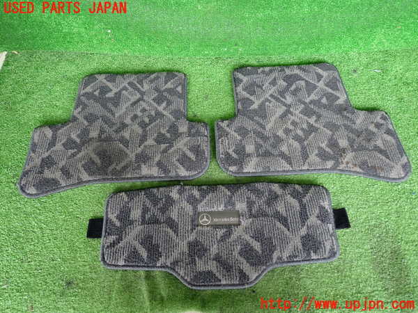 2UPJ-9240137800]ベンツ C180 コンプレッサー(203046)(W203系)フロアマット 中古_4