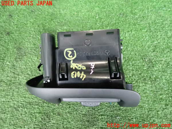 2UPJ-9240137527]ベンツ C180 コンプレッサー(203046)(W203系)エアコン吹き出し口2 (左) 中古_2
