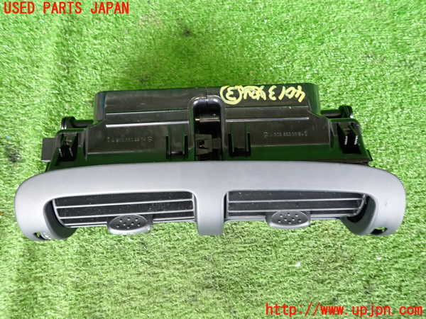 2UPJ-9240137528]ベンツ C180 コンプレッサー(203046)(W203系)エアコン吹き出し口3 (真中) 中古_2