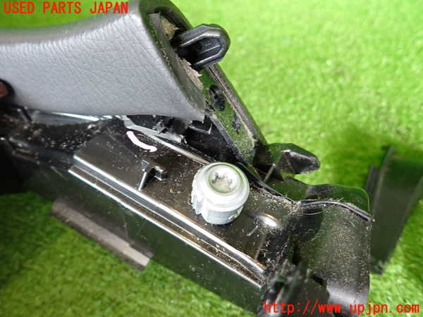 2UPJ-9240137540]ベンツ C180 コンプレッサー(203046)(W203系)センターコンソール (ジャンク品) 中古_3