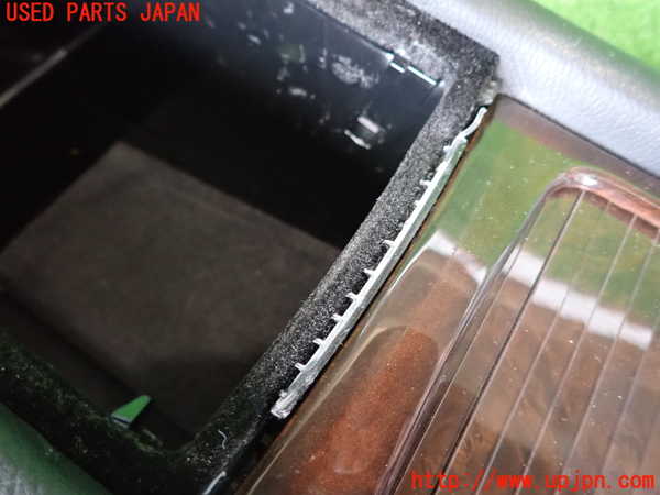 2UPJ-9240137540]ベンツ C180 コンプレッサー(203046)(W203系)センターコンソール (ジャンク品) 中古_4