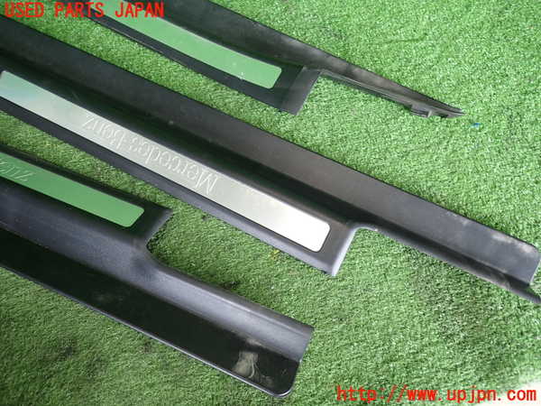 2UPJ-9240137740]ベンツ C180 コンプレッサー(203046)(W203系)スカッフプレート 中古_2