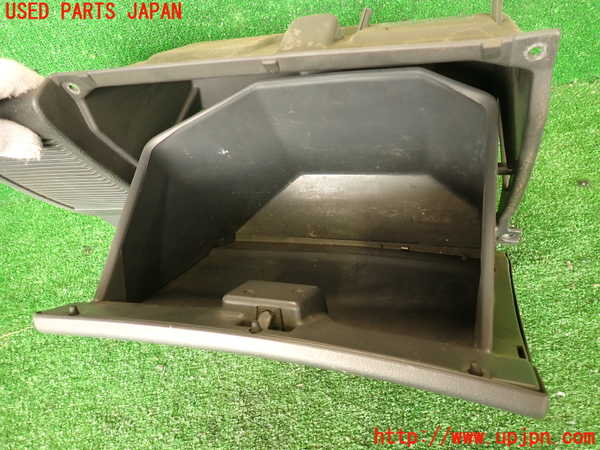 2UPJ-9240157516]スプリンター トレノ(AE92)グローブボックス1 中古_4