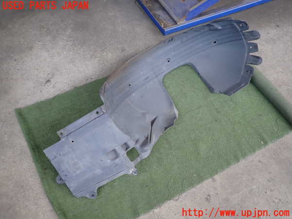 2UPJ-9240161090]BMW 318ti(AU20)右前フェンダーライナー 中古 (E46)_3
