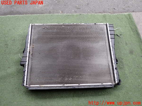 2UPJ-9240162321]BMW 318ti(AU20)ラジエーター1 中古 (E46)_3