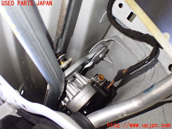 2UPJ-9240166770]BMW 318ti(AU20)フロントワイパーモーター 中古 (E46)_2