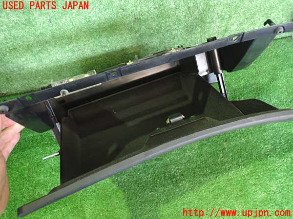 2UPJ-9240167516]BMW 318ti(AU20)グローブボックス1 中古 (E46)_2
