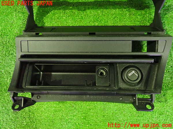 2UPJ-9240167821]BMW 318ti(AU20)灰皿1 中古 (E46)_2