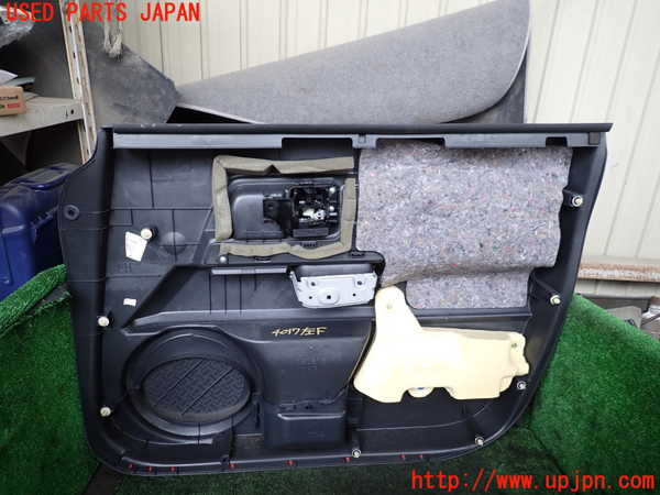 1UPJ-9240171264]FJクルーザー(GSJ15W)左前ドア内張り 中古_4