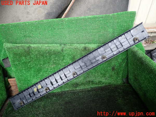 1UPJ-9240177772]FJクルーザー(GSJ15W)ラゲッジトレイ2 中古_2