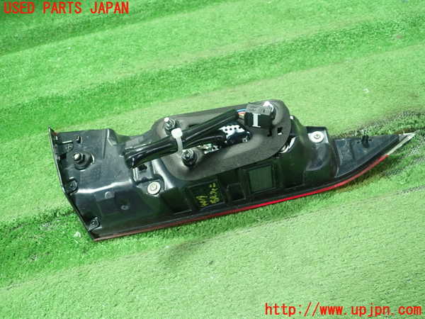 1UPJ-9240191550]レクサス・ES300h(AXZH10)右リアフィニッシャー 中古_2