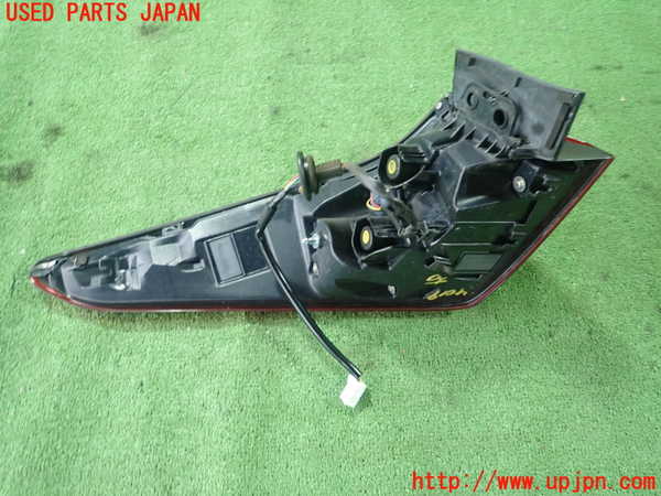 1UPJ-9240191530]レクサス・ES300h(AXZH10)右テールランプ 中古_3