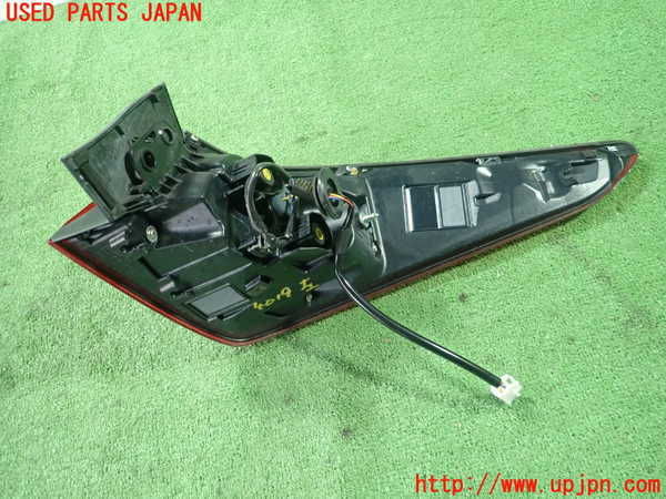 1UPJ-9240191536]レクサス・ES300h(AXZH10)左テールランプ 中古_3